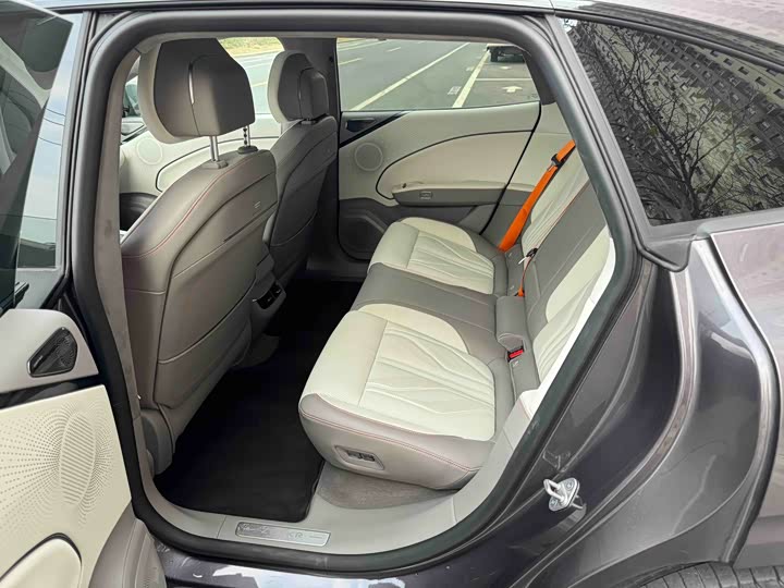 Фото 6 - Zeekr 007 GT