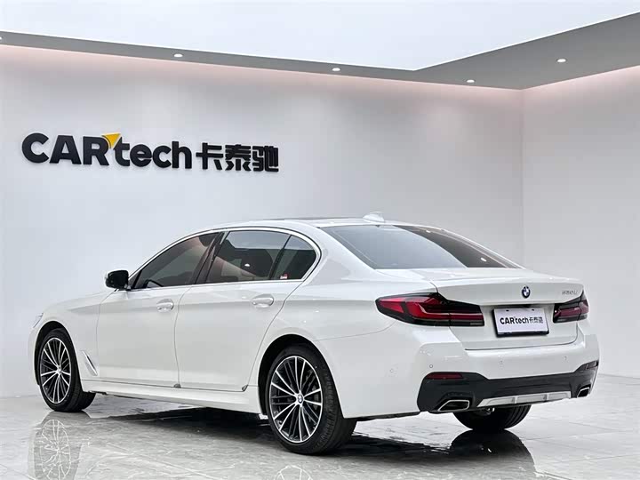 Фото 3 - BMW 5 Series