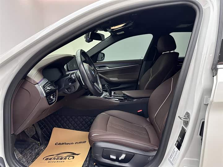 Фото 8 - BMW 5 Series