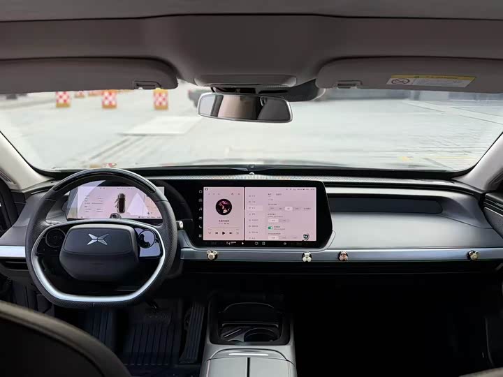 Фото 9 - XPeng P7