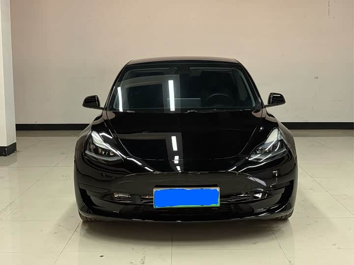 Фото 2 - Tesla Model 3
