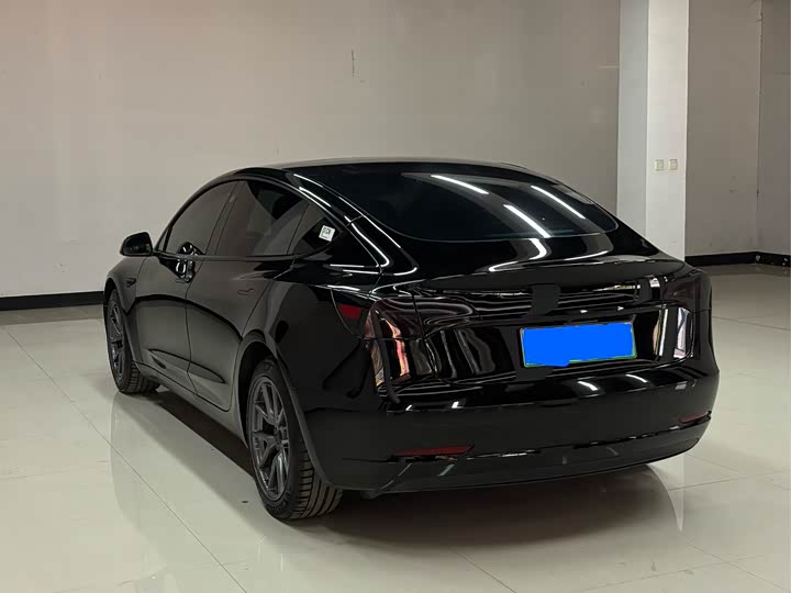 Фото 6 - Tesla Model 3