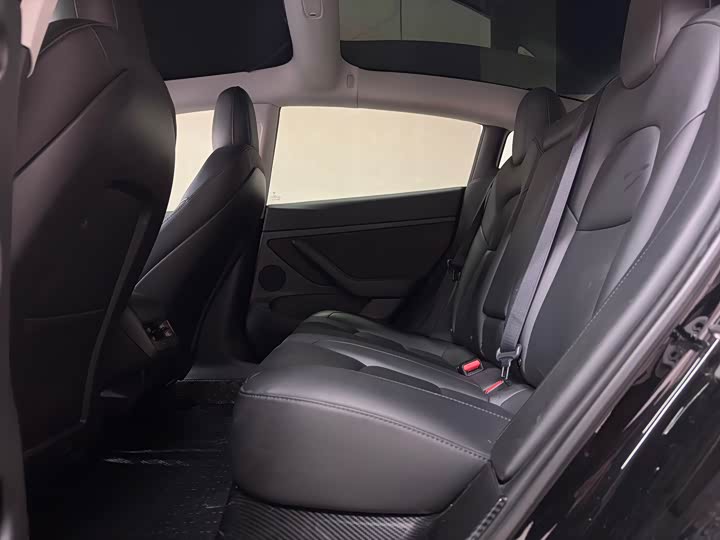 Фото 7 - Tesla Model 3