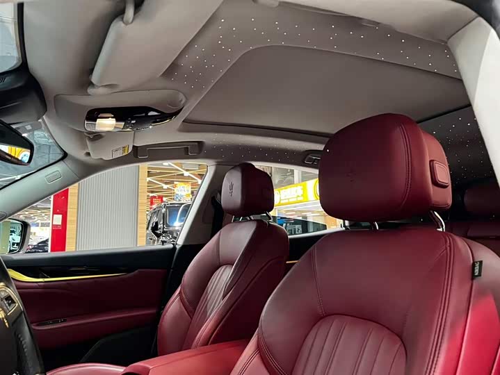 Фото 3 - Maserati Levante