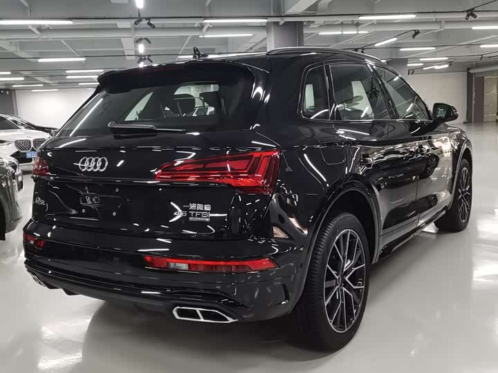 Фото 3 - Audi Q5L