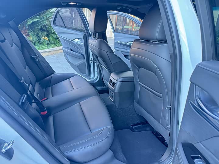 Фото 6 - Cadillac CT4