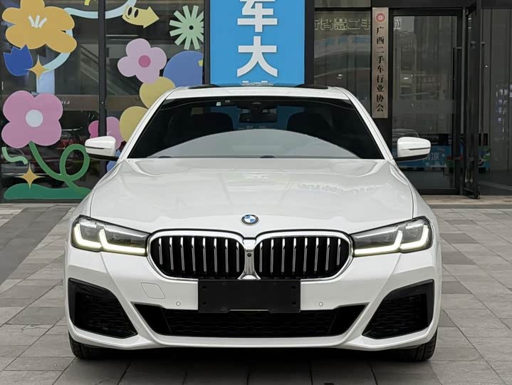 Фото 2 - BMW 5 Series