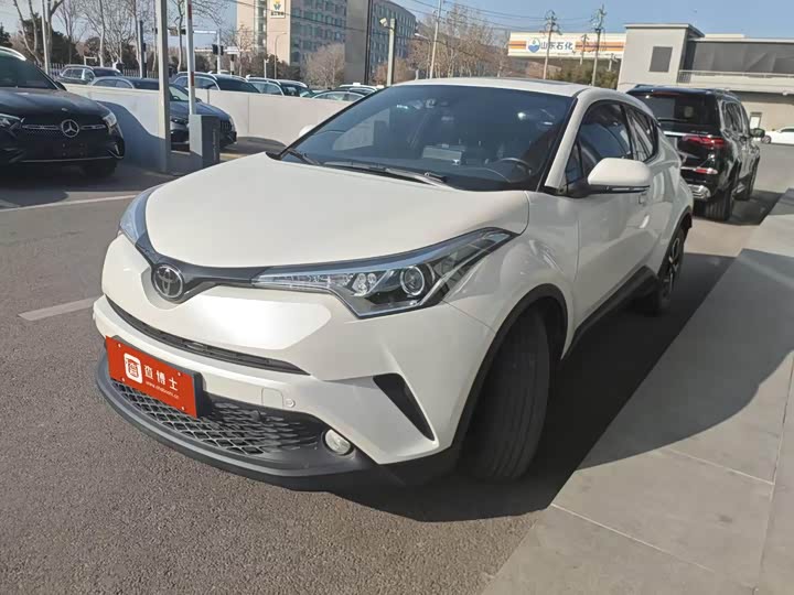 Фото 1 - Toyota C-HR