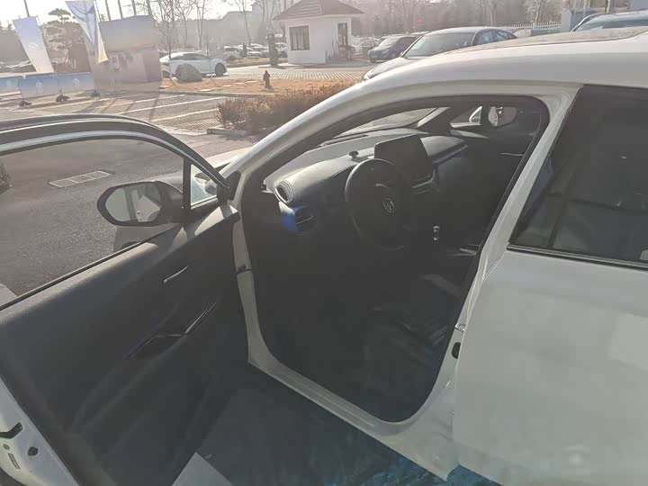 Фото 5 - Toyota C-HR