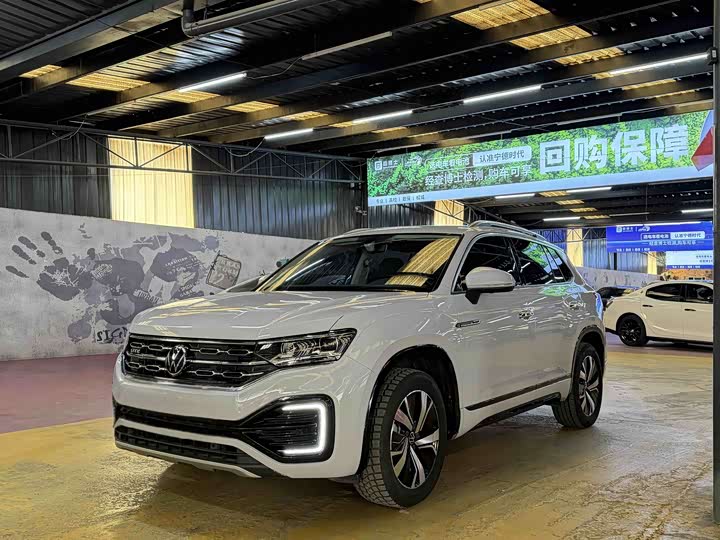 Фото 1 - Volkswagen Tayron GTE Hybrid