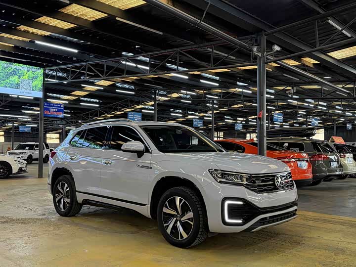 Фото 3 - Volkswagen Tayron GTE Hybrid