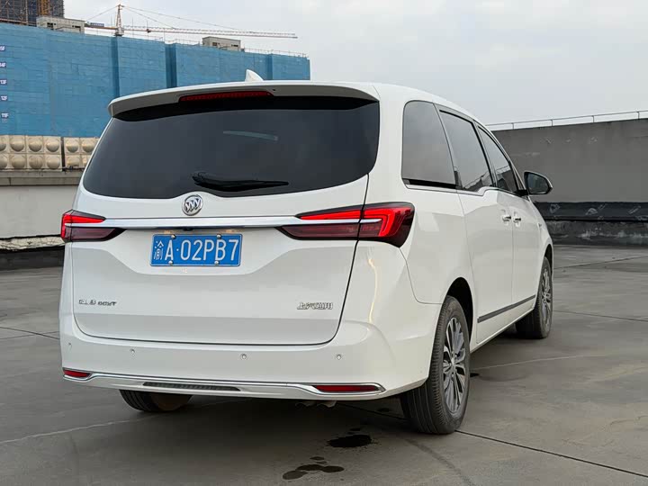 Фото 3 - Buick GL8 ES