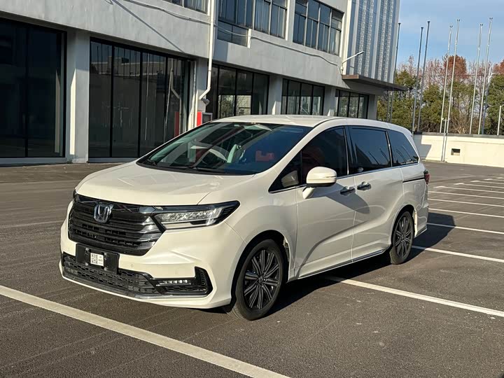 Фото 1 - Honda Odyssey