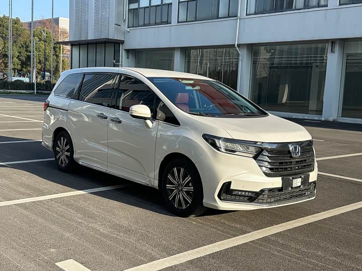 Фото 3 - Honda Odyssey