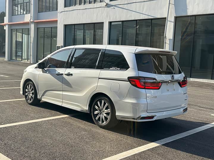 Фото 6 - Honda Odyssey