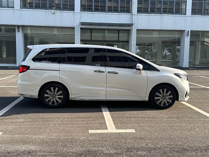 Фото 8 - Honda Odyssey