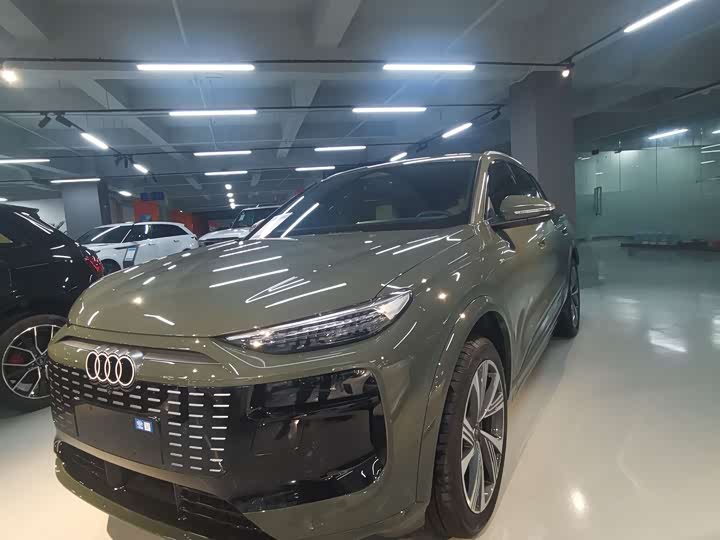 Фото 1 - Audi Q6L e-tron