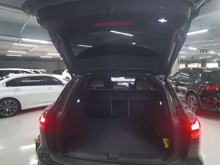 Фото 9 - Audi Q6L e-tron