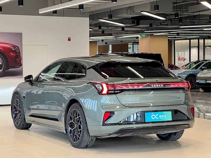 Photo 5 - Zeekr 001