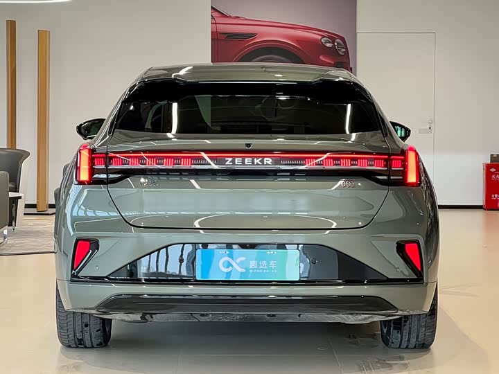 Photo 6 - Zeekr 001