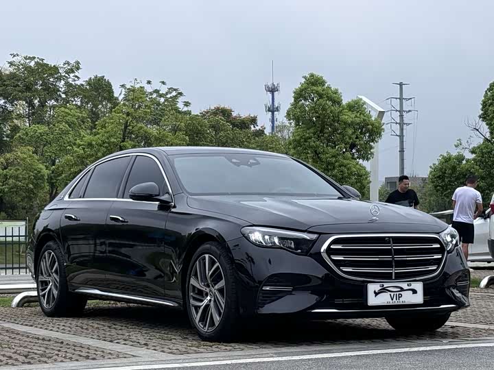 Photo 1 - Mercedes-Benz E-Class