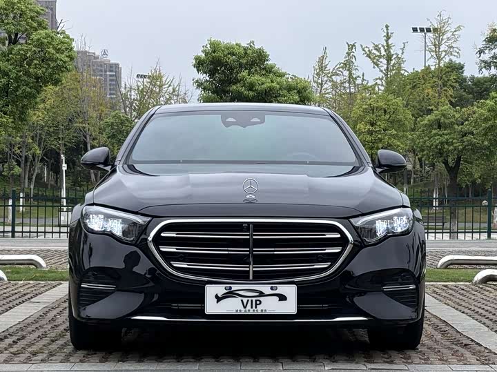 Photo 2 - Mercedes-Benz E-Class