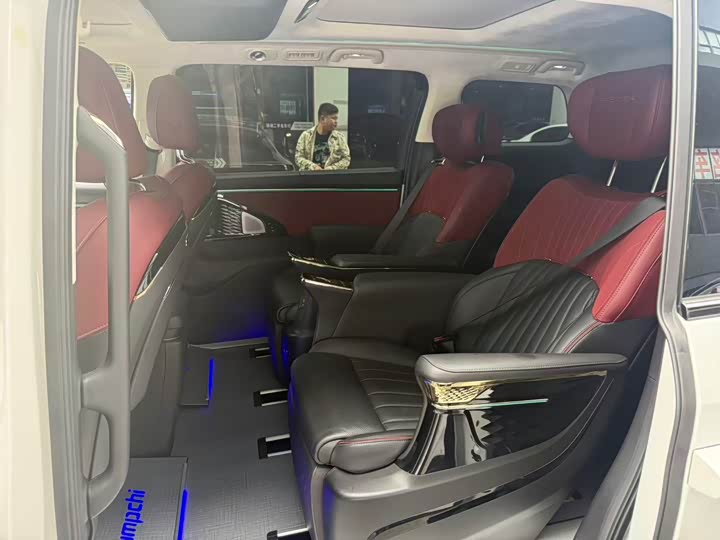 Фото 3 - GAC Trumpchi E9