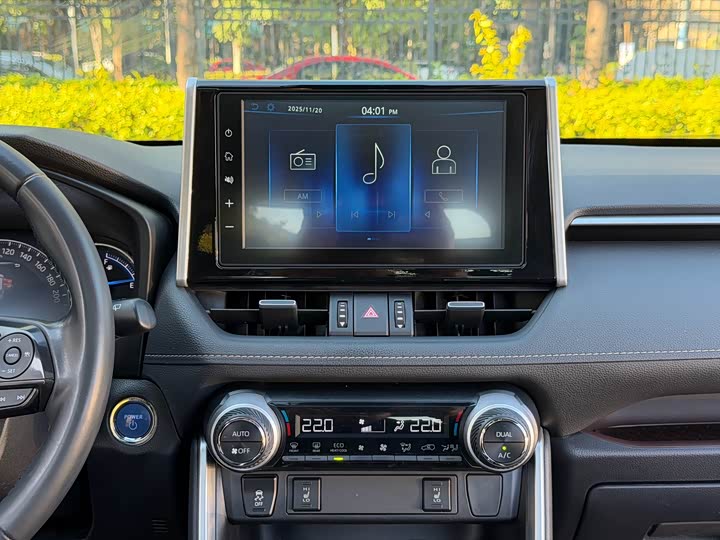 Фото 7 - Toyota RAV4