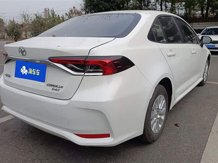 Фото 3 - Toyota Corolla