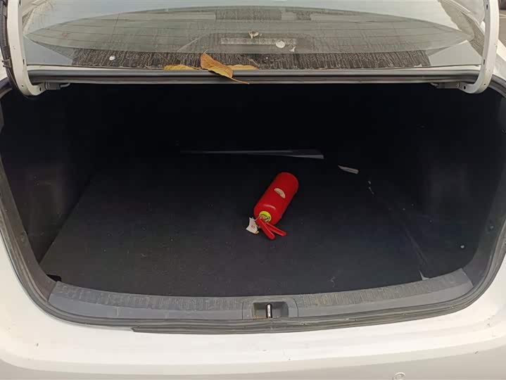 Фото 4 - Toyota Corolla