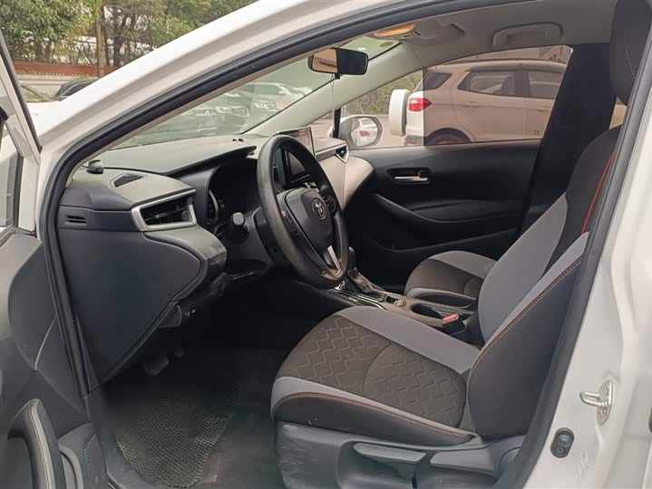 Фото 9 - Toyota Corolla