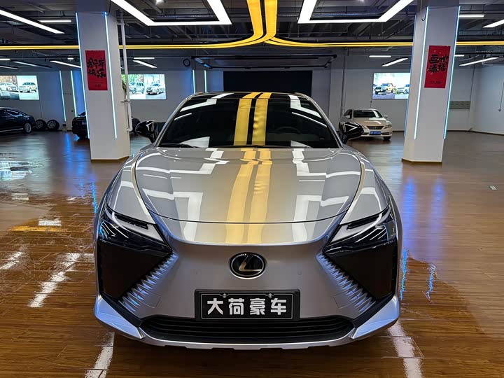 Фото 2 - Lexus RZ