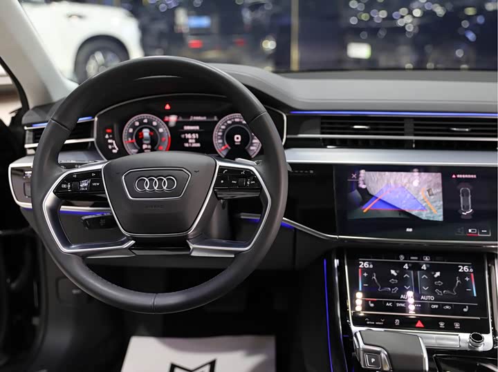 Фото 9 - Audi A8