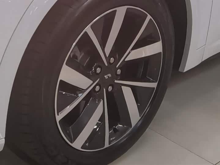 Фото 6 - LiXiang L7