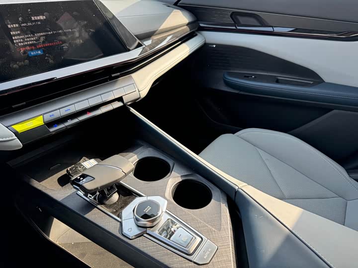 Фото 5 - Changan UNI-V Hybrid