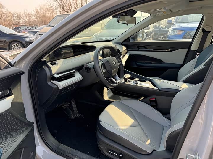 Фото 8 - Changan UNI-V Hybrid