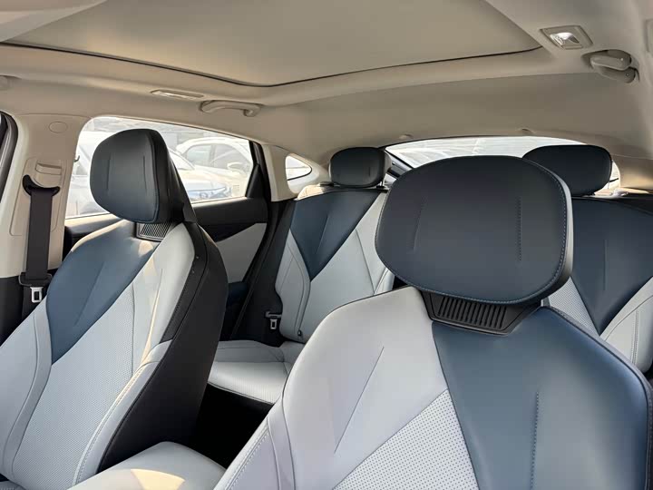 Фото 9 - Changan UNI-V Hybrid