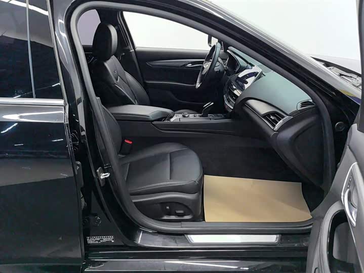 Фото 8 - Cadillac CT5