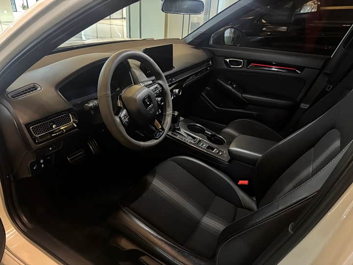 Фото 4 - Honda Civic