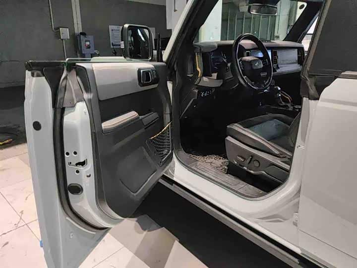 Фото 3 - Ford Bronco