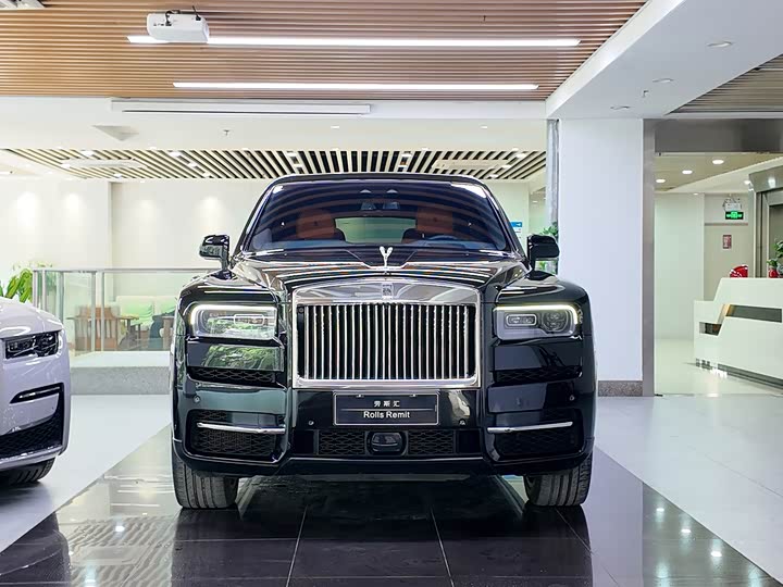 Фото 2 - Rolls-Royce Cullinan