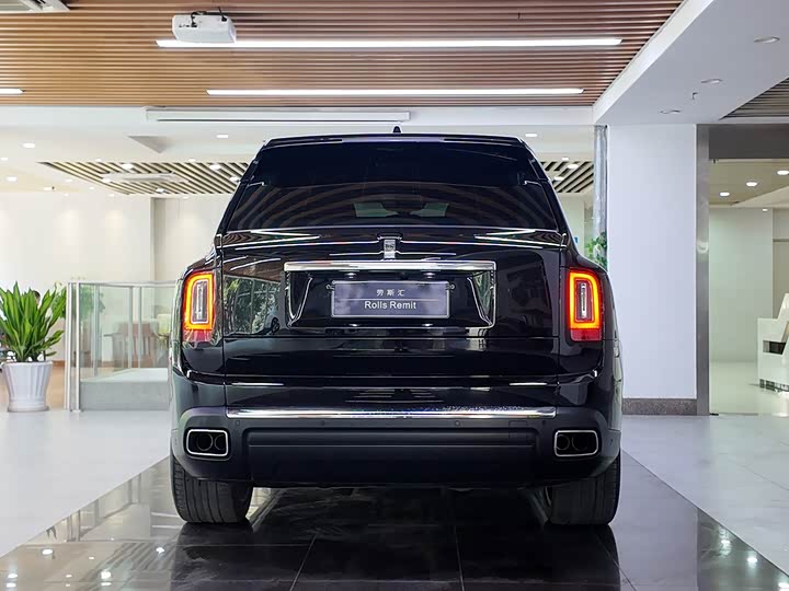 Фото 5 - Rolls-Royce Cullinan