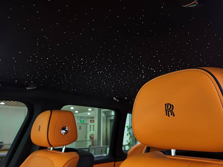 Фото 7 - Rolls-Royce Cullinan