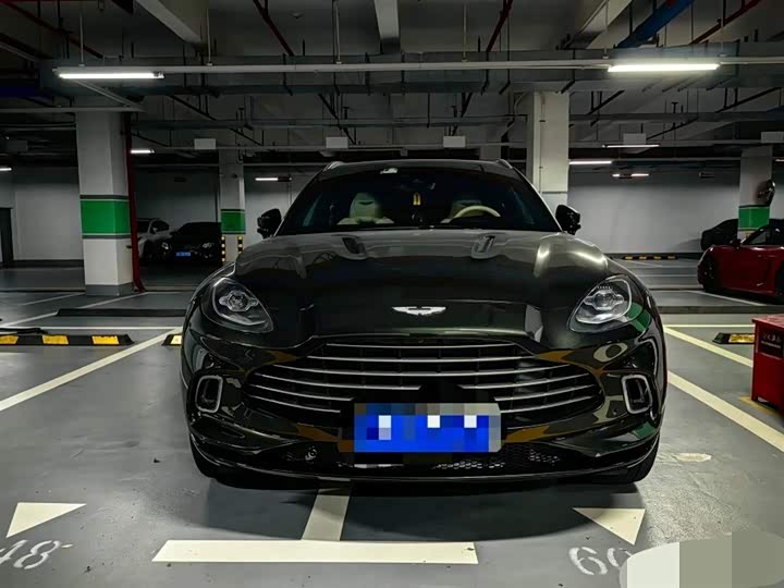 Фото 2 - Aston Martin DBX