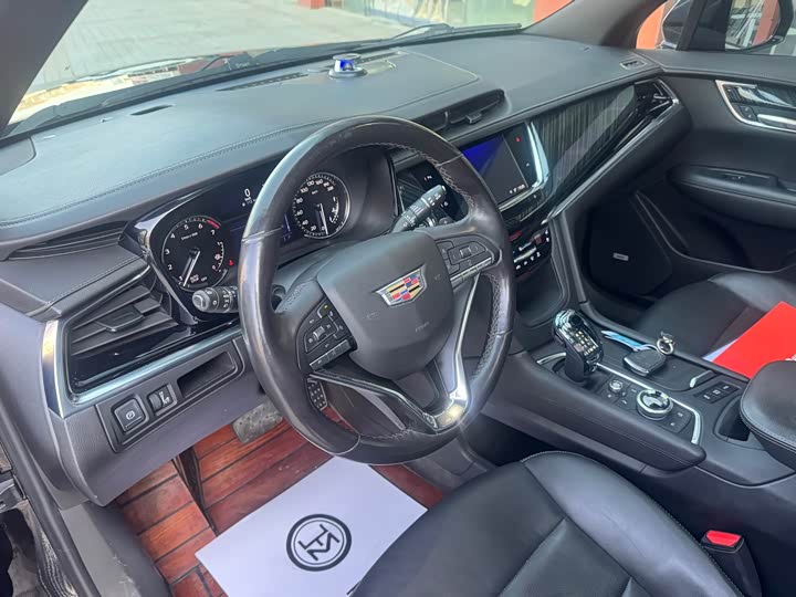 Фото 7 - Cadillac XT6