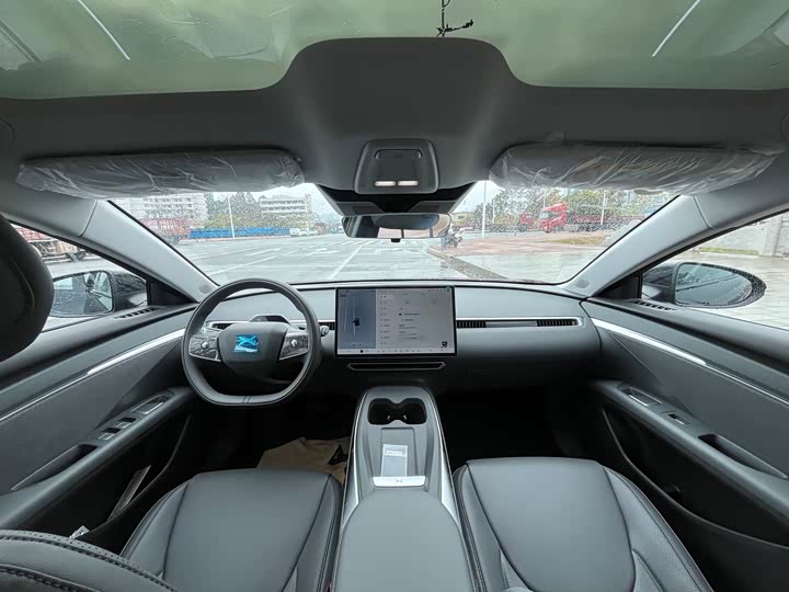 Фото 4 - XPeng Mona M03