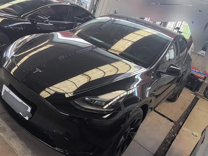 Фото 1 - Tesla Model Y