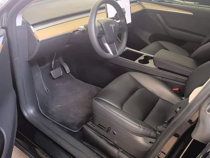 Фото 9 - Tesla Model Y