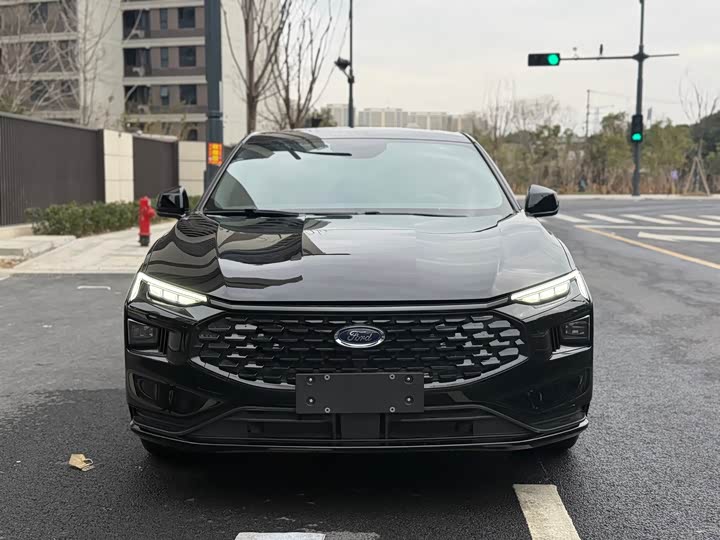 Фото 2 - Ford Mondeo