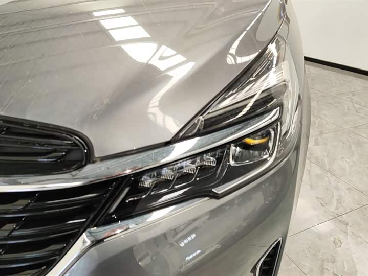 Фото 5 - Buick GL8 ES